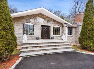 69 Chestnut Hill Rd, Stamford, CT 06903