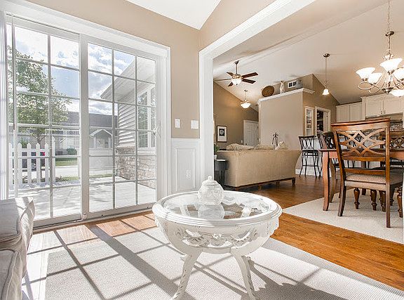 5th image of 2035 W Somerset Ln #2035