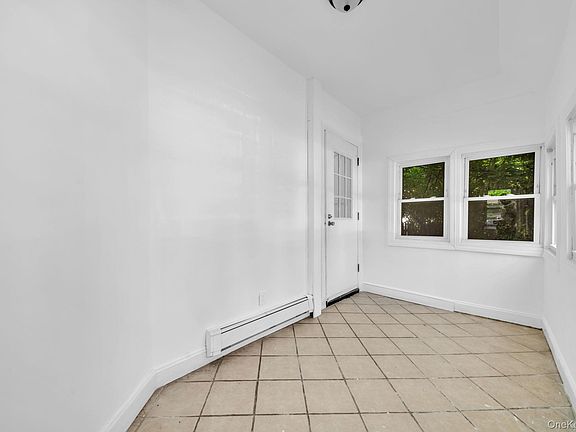 3rd image of 38 Trinity Place