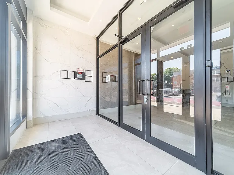 6298 Woodhaven Blvd #4 — Photo 2