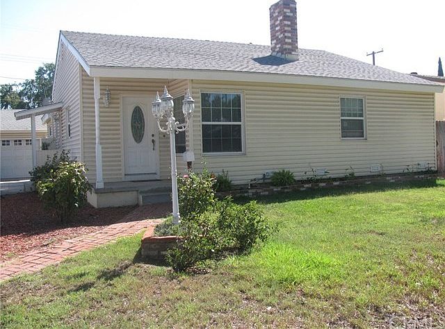 Beautiful 3 bed, 2 bath home located minutes from Downtown Fullerton