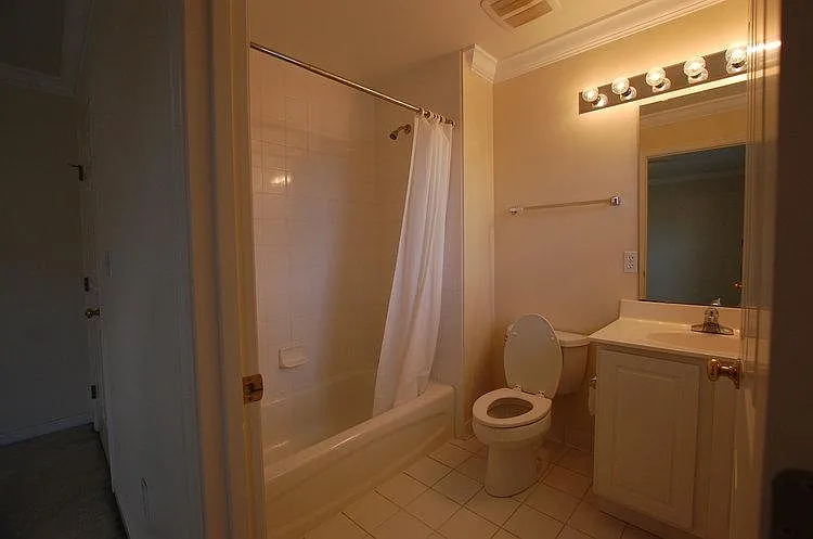 3450 Golden Ave #6 — Photo 14