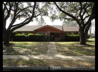 612 Cannan Dr, Angleton, TX 77515