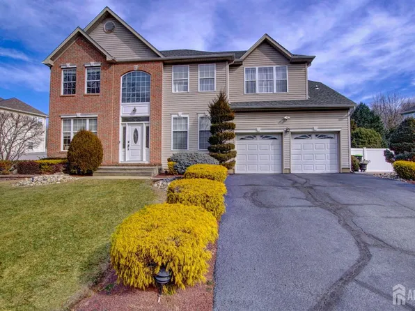 37 Stratton Rd, Matawan, NJ 07747