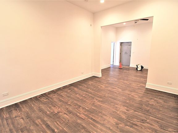 3rd image of 2234 S California Ave #1R