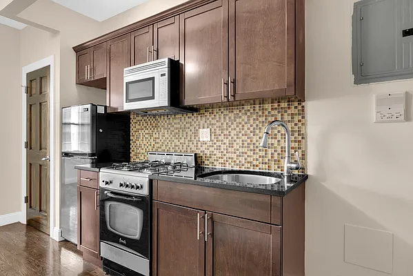 Rented by REAL New York | media 15