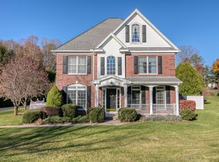 5 Magnolia Ter, Westfield, MA 01085