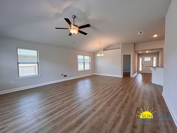 3rd image of 214 Baycliff Dr