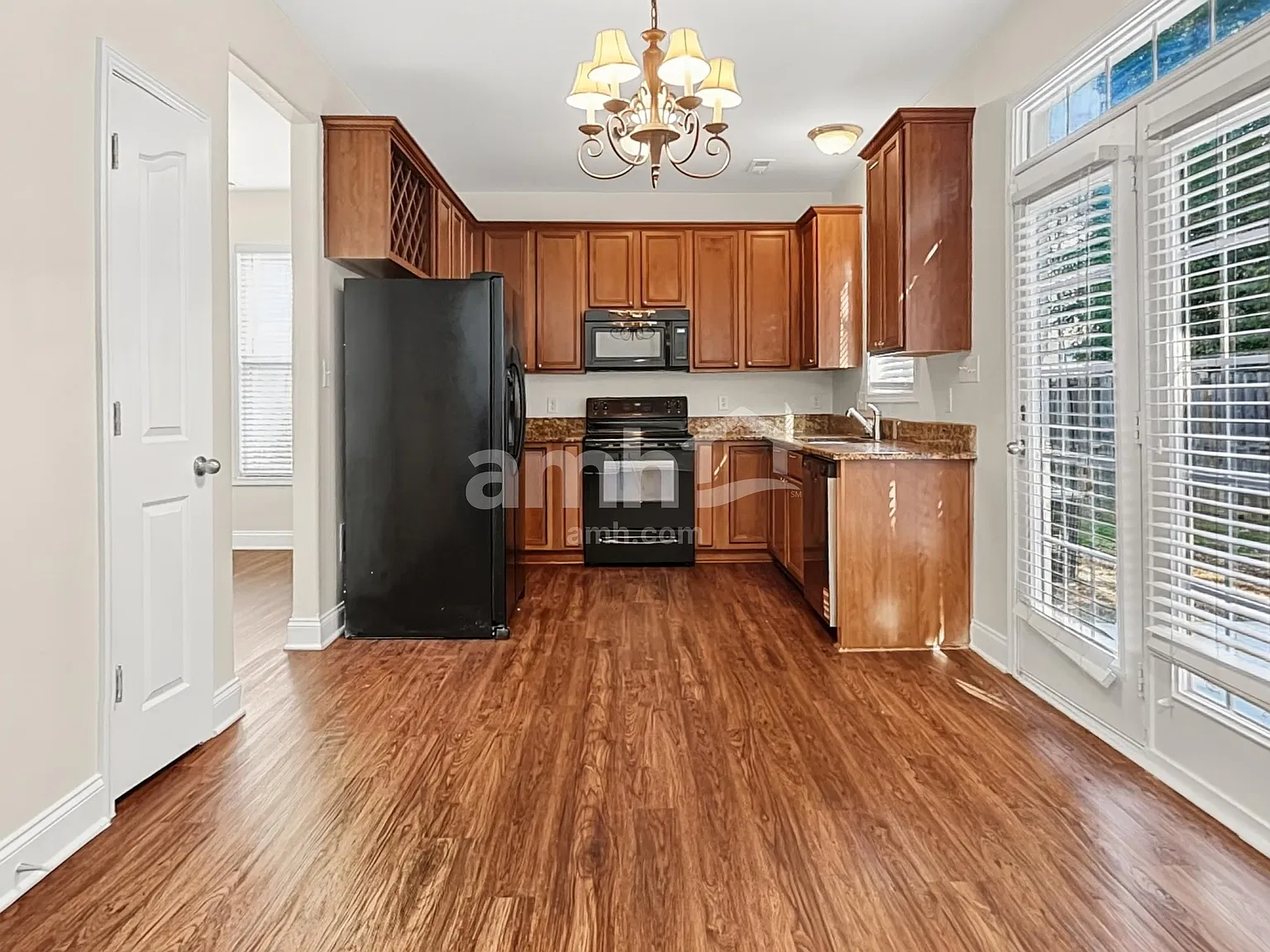 3 bed, 2.5 bath, 1836 sqft, $2,260 — Photo 4