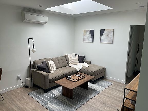 3rd image of 2207 Virginia Ave #1/2