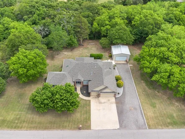 44743 Kingsbury Ln, Shawnee, OK 74801