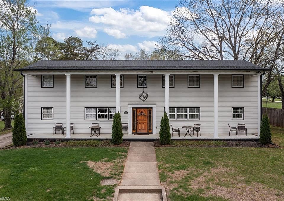 1st image of 308 Denny Cir