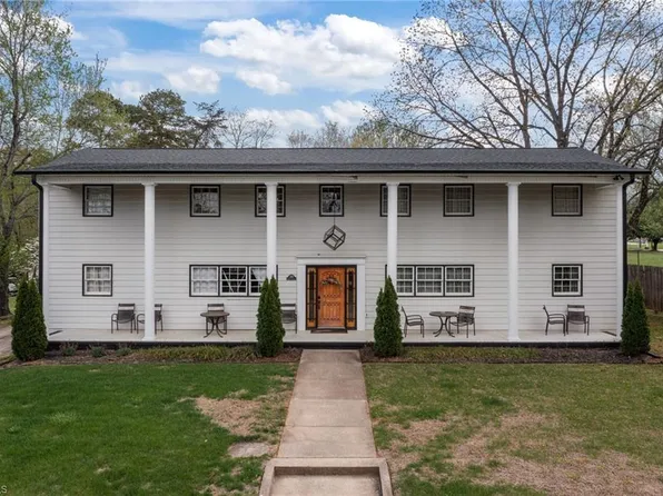 308 Denny Cir, Graham, NC 27253