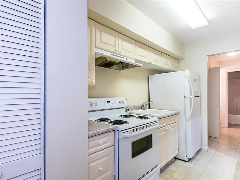 22302 Vick St #212 — Photo 9