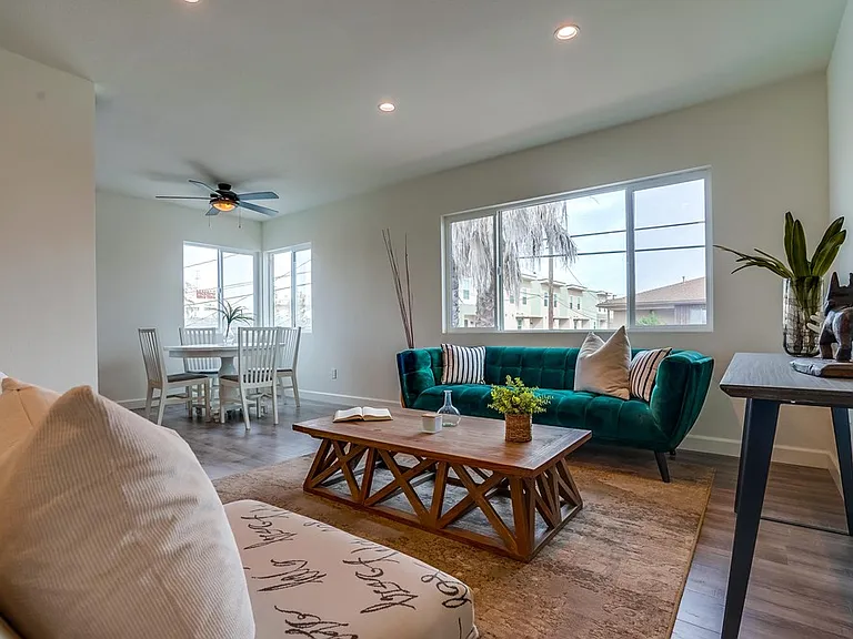 11853 Manor Dr — Photo 6