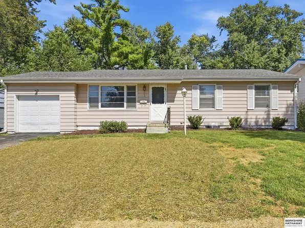 7704 Lafayette Ave, Omaha, NE 68114