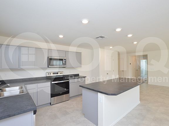 3rd image of 1523 E Desert Breeze Dr