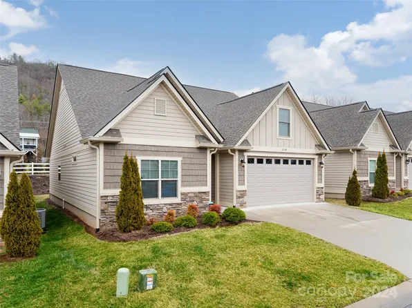 318 Windstone Dr, Fletcher, NC 28732