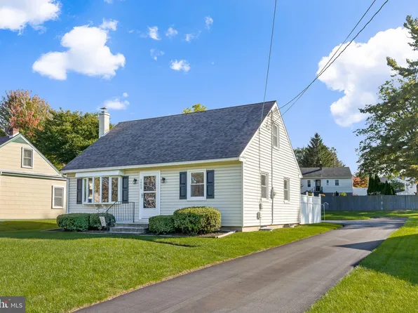 1924 Manor Ridge Dr, Lancaster, PA 17603