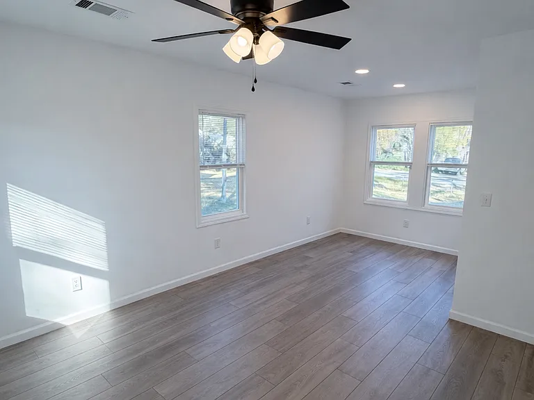 5439 Attaway St — Photo 23