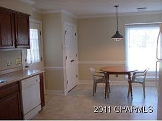 3rd image of 114 Squire Dr