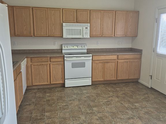 3rd image of 2128 Creekridge Point