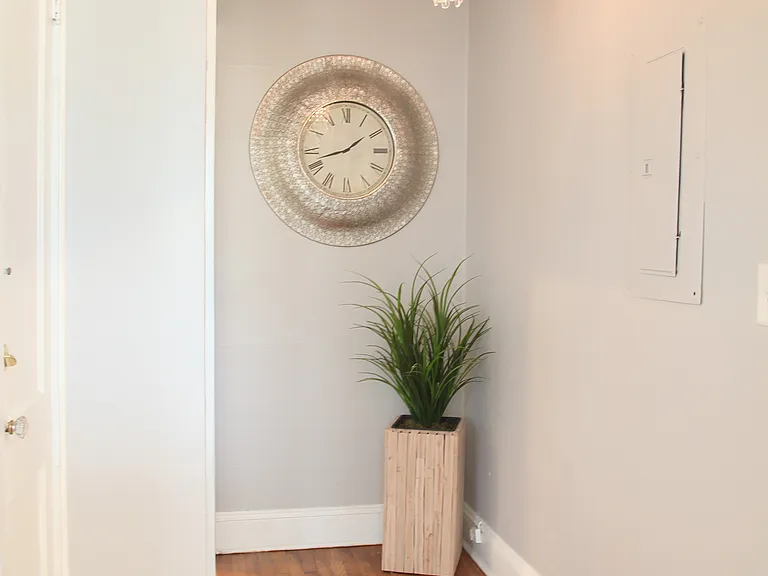 1721 Monroe Dr NE — Photo 9