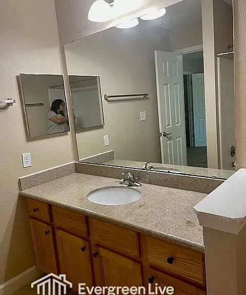 648 Carrier Dr — Photo 28