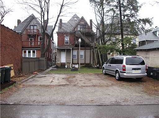 1st image of 528 E End Ave