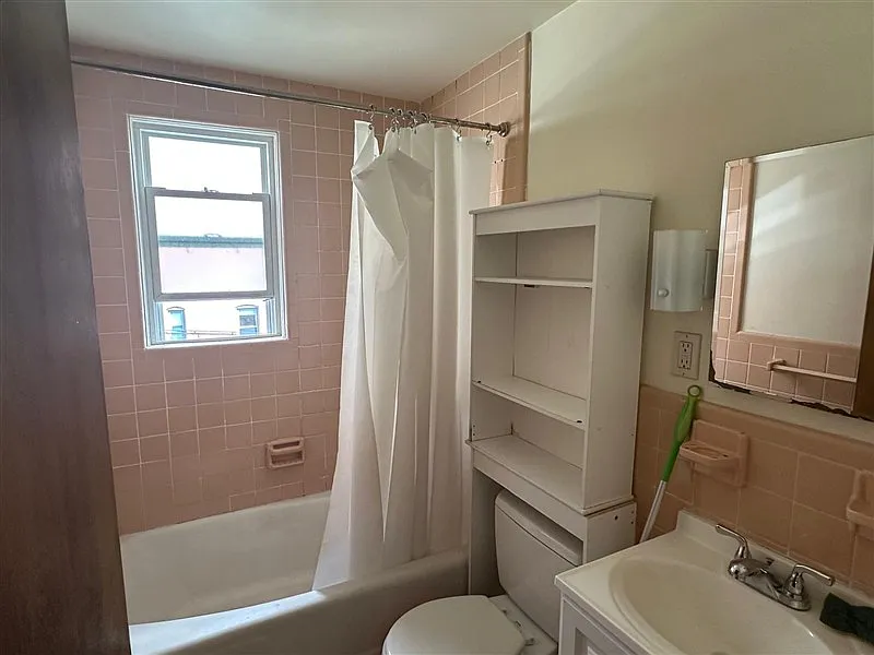 Studio, 450 sqft, $2,100 — Photo 2