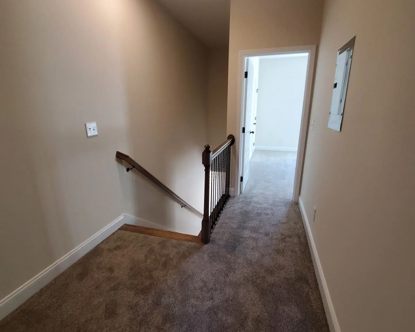 449 Oak St — Photo 1