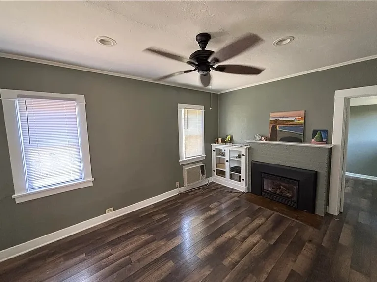 103 S Meridith Ave — Photo 4