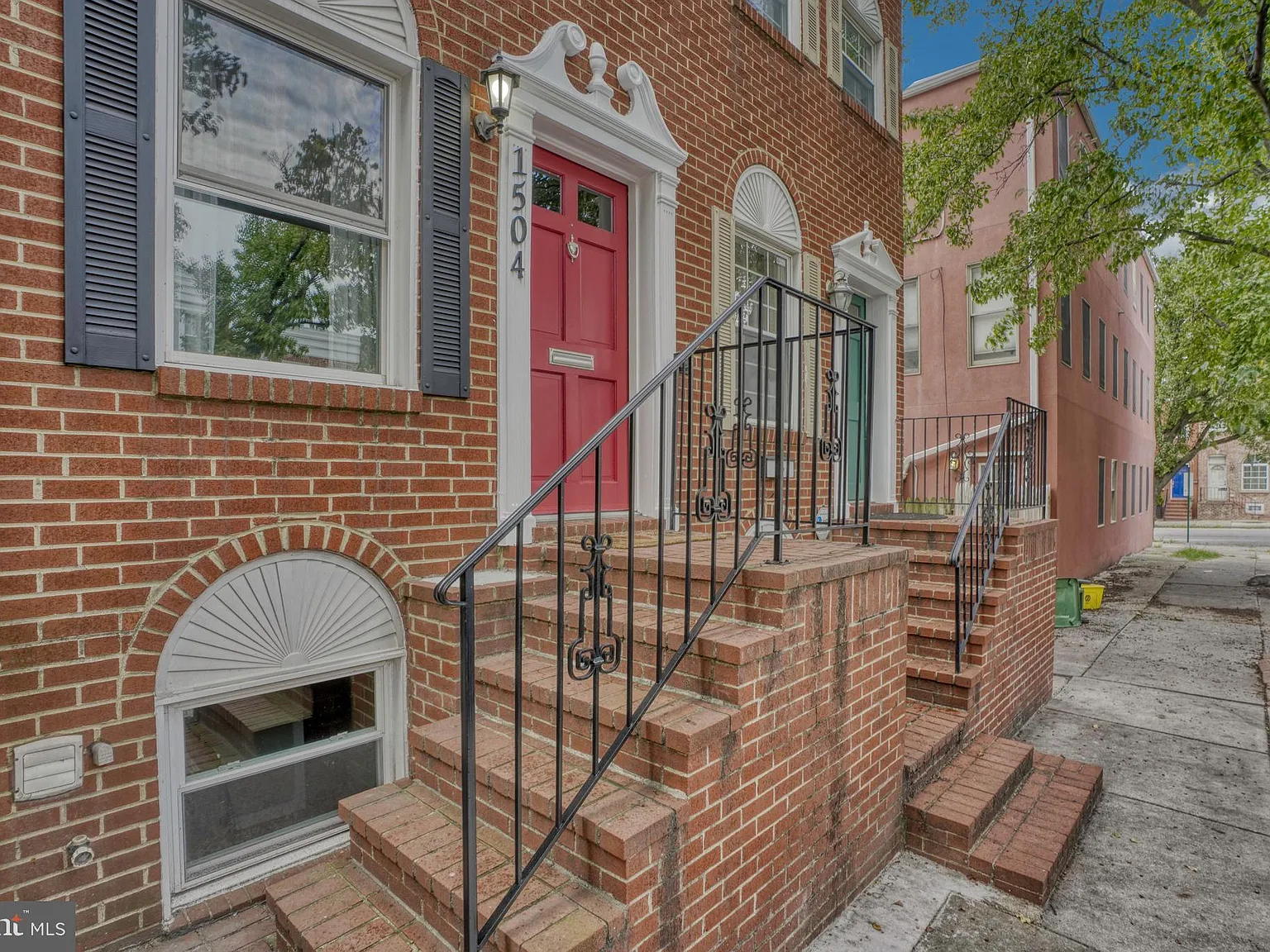 3 bed, 2.0 bath, 1380 sqft, $2,975 — Photo 1