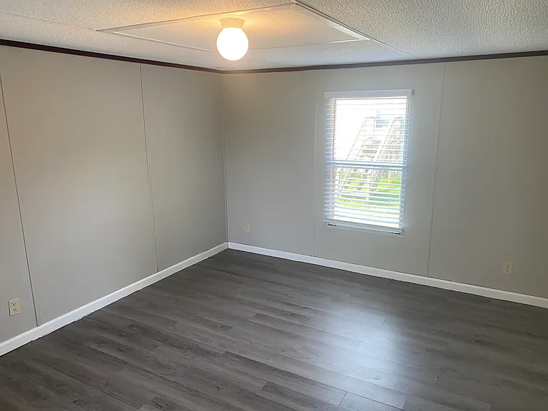 12731 Clearwater Dr — Photo 10