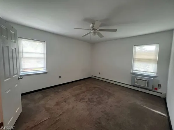 1130 Valley Rd APT 2B, Wayne, NJ 07470