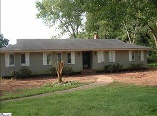 6 Hillsborough Dr, Greenville, SC 29615