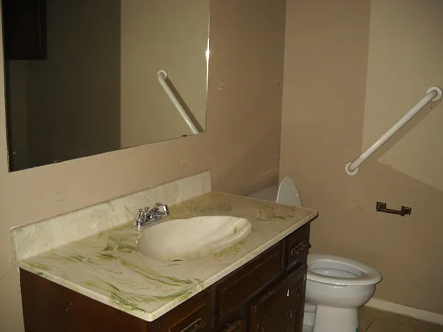 925 Minter Ln — Photo 1
