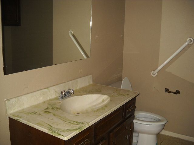 1st image of 925 Minter Ln