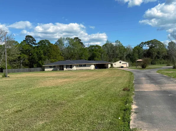 35717 Highway 96 S, Buna, TX 77612