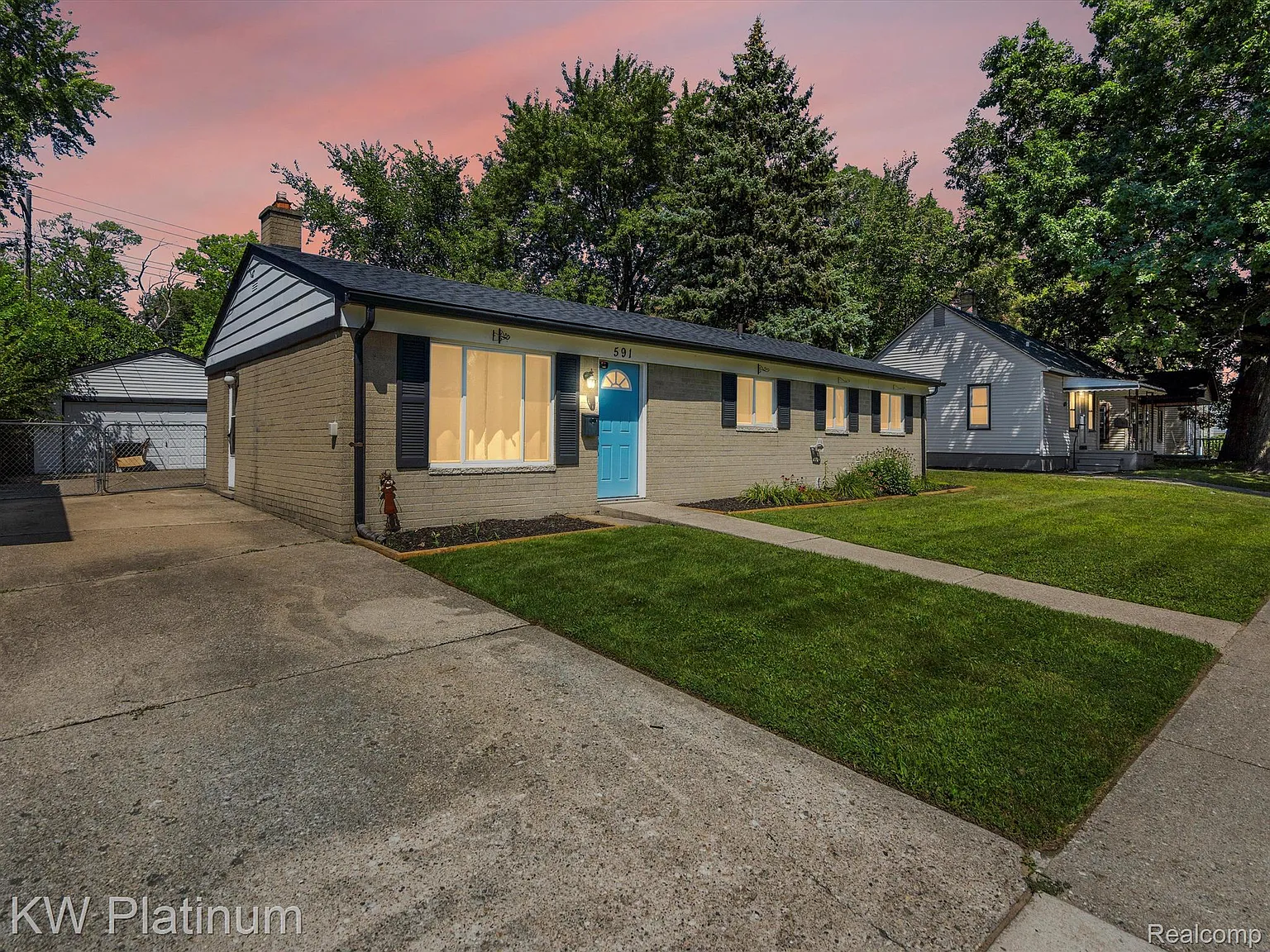 591 E Guthrie Ave photo 1