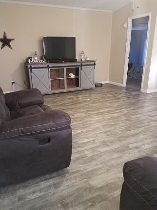 2nd image of 10817 Bliss Ln