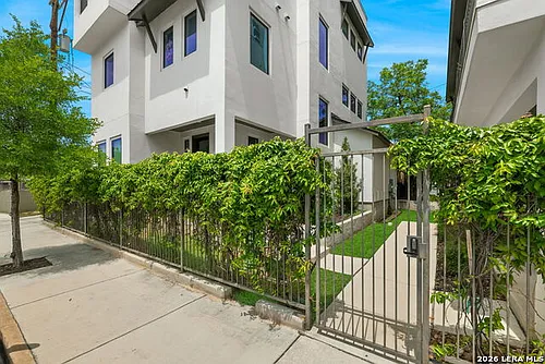 825 N Saint Marys St #301 Photo 1