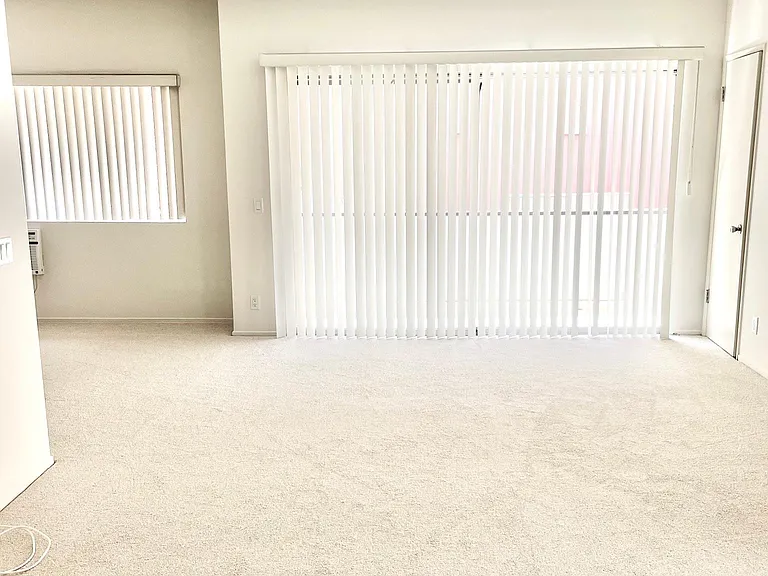 1225 Barry Ave #6 — Photo 12