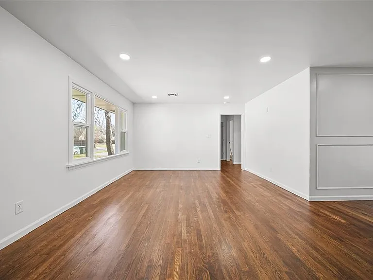 1034 W Boyd St — Photo 4