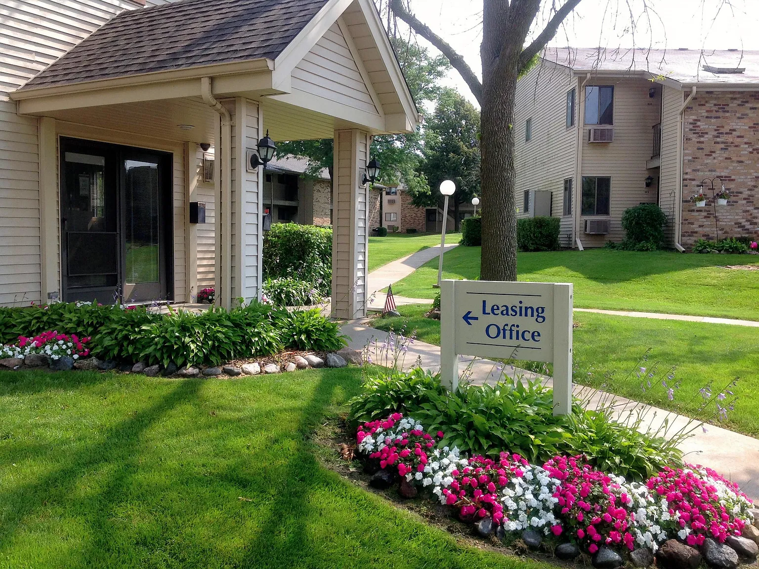 Orchard Springs Apartments — Photo 2