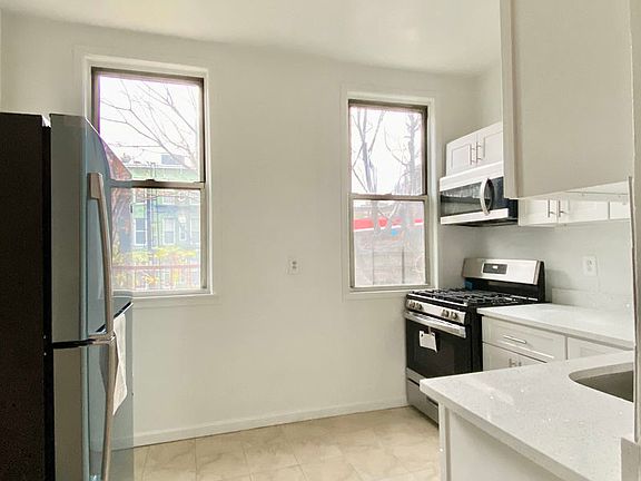 3rd image of 11-12 44th Ave #2