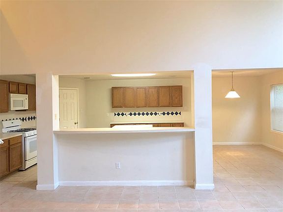 Large open Kitchen with island & Breakfast room!