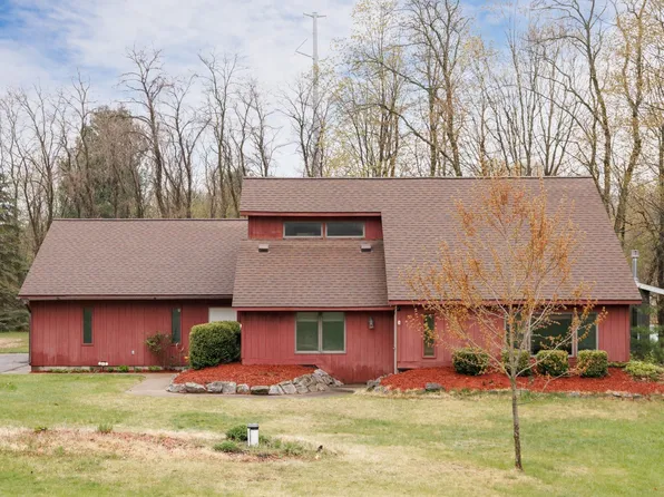 2675 Windcrest Ln, Traverse City, MI 49686