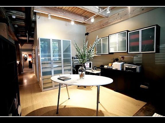 4th image of 2435 N Sheffield Ave APT 2