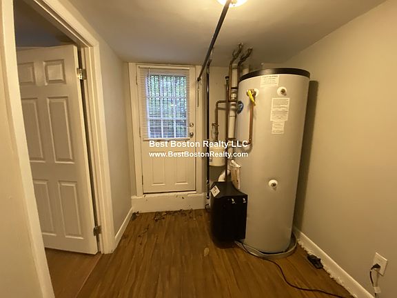 4th image of 120 Charles St APT 2